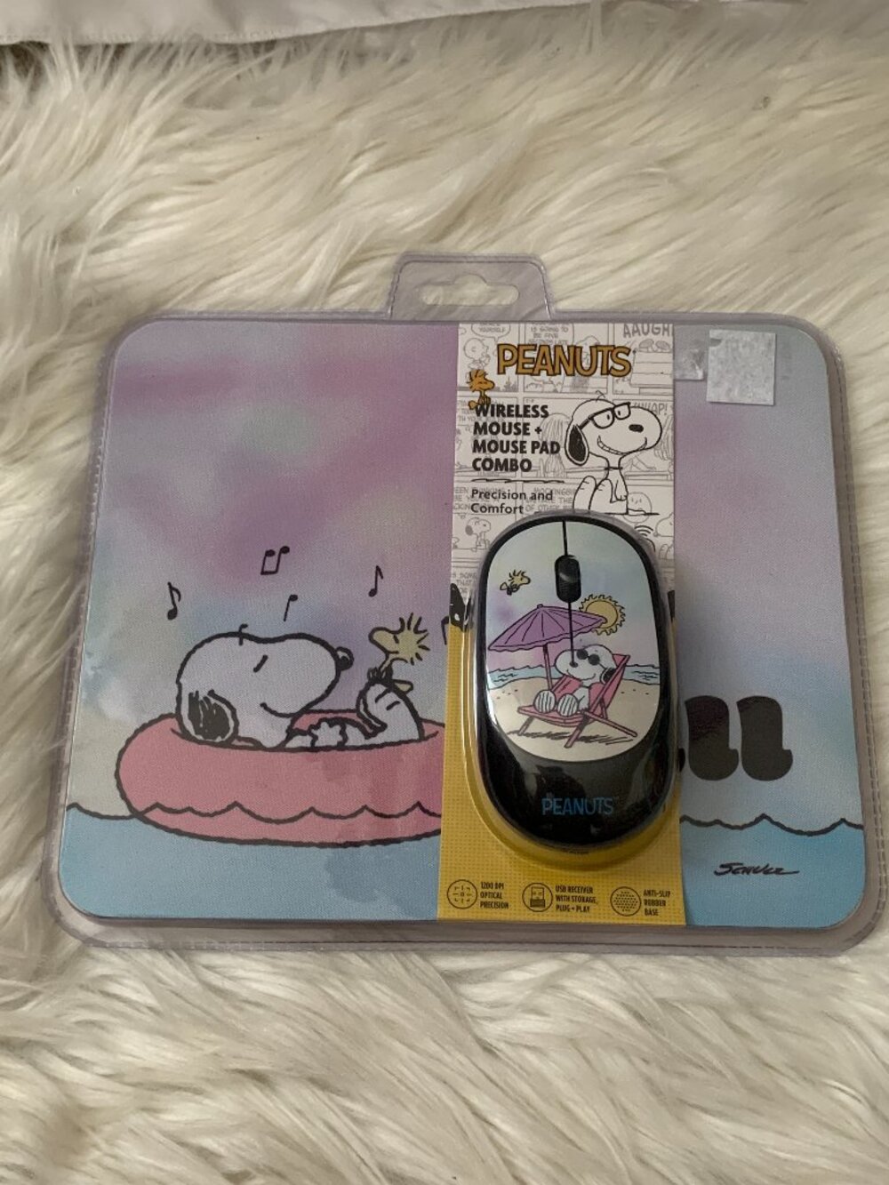 PEANUTS Snoopy & Woodstock Chilling on the Beach Wireless Mouse & Mouse Pad Set